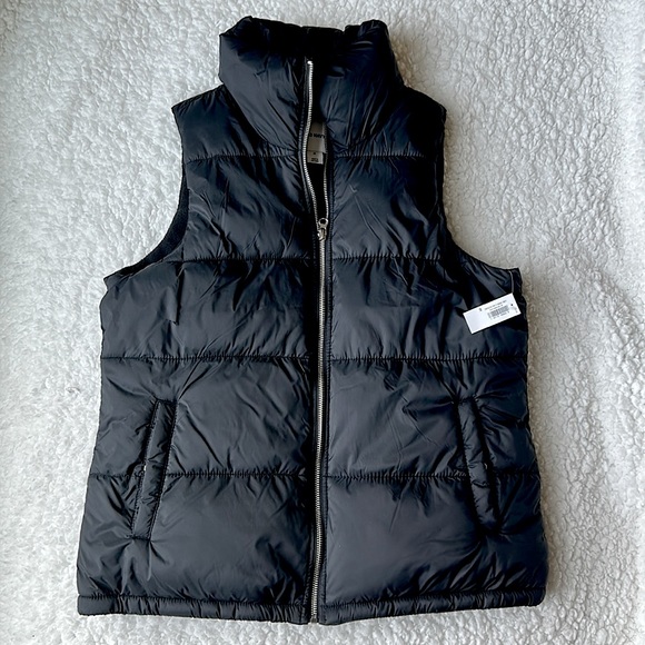Old Navy Black Vest - Picture 1 of 2